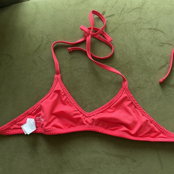 Red bikini - Picture 3 of 5